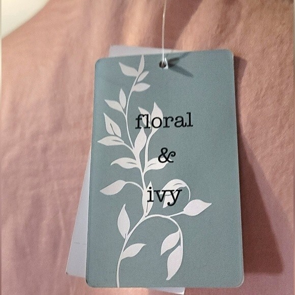 NWT Floral and Ivy Blush Pink Satin Silky Blouse-Short Sleeve - Size Medium - Picture 6 of 7